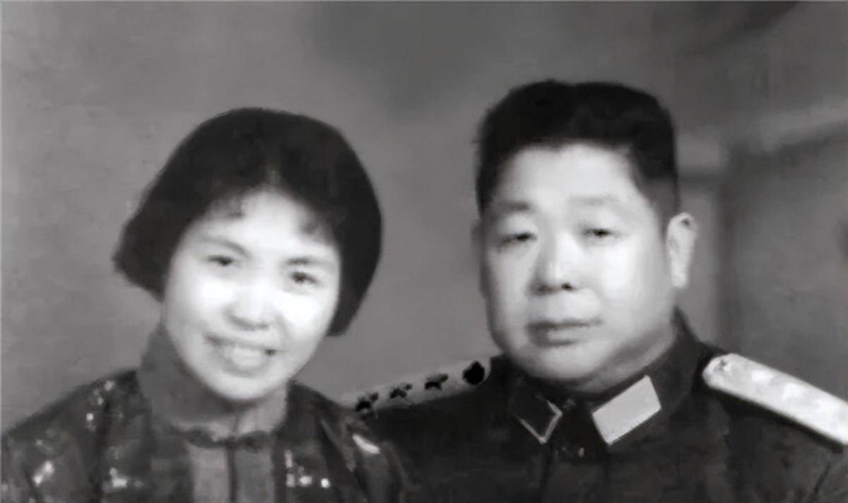 中央派人慰问,陈锡联含泪一番话,让人佩服_儿子_王璇_妻子