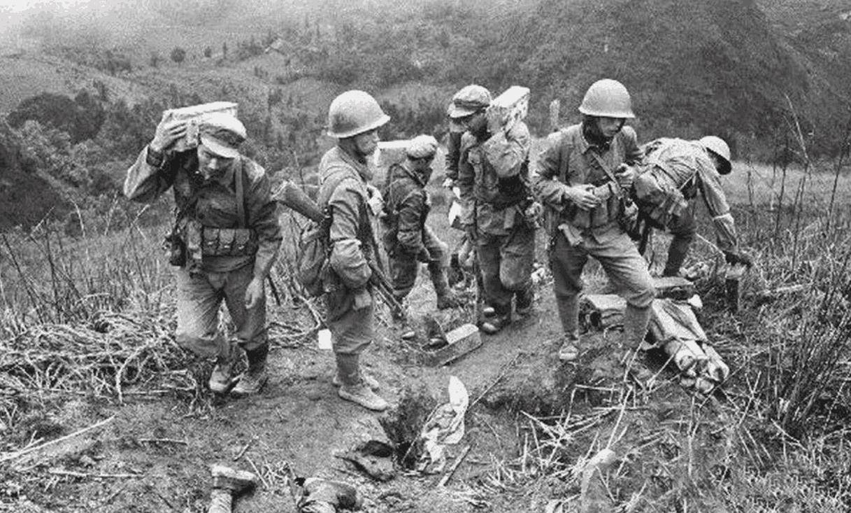 越南在统一之前分为北越和南越,我们援助的是北越,因美军在朝鲜战争中