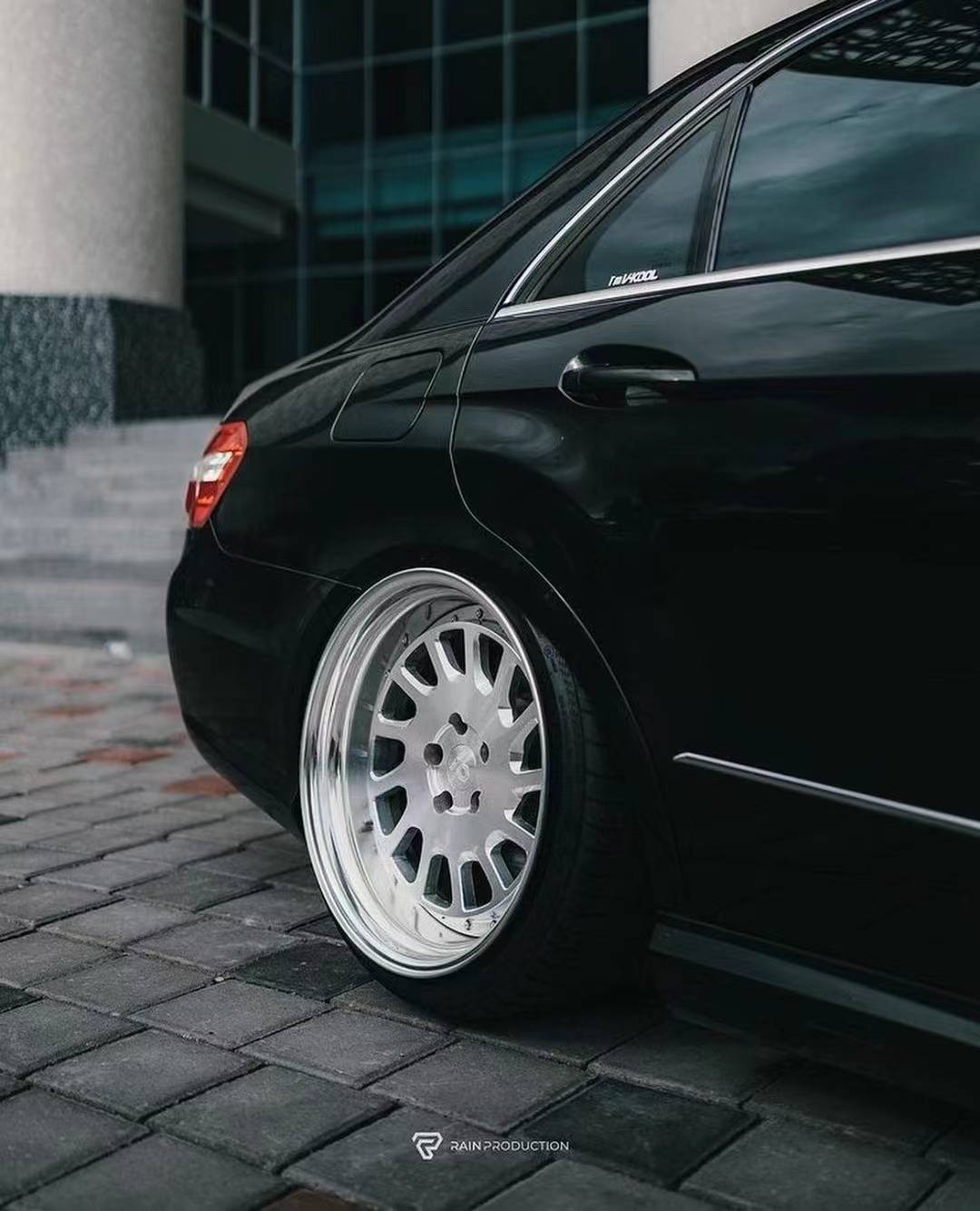 灵魂姿态 奔驰e级w212改装airbft气动避震低趴姿态