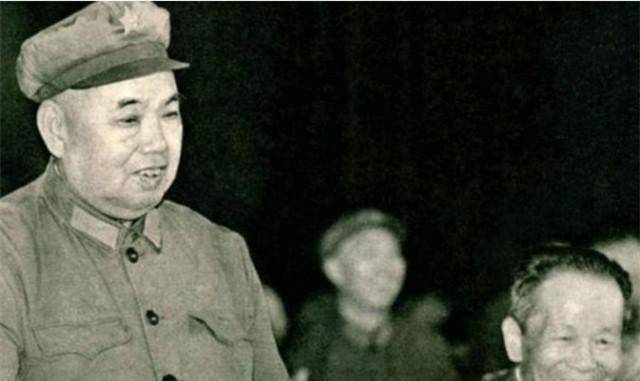 因为此时南萍是二十军政委兼浙江省委书记,而陈励耘兼任第二书记,所以