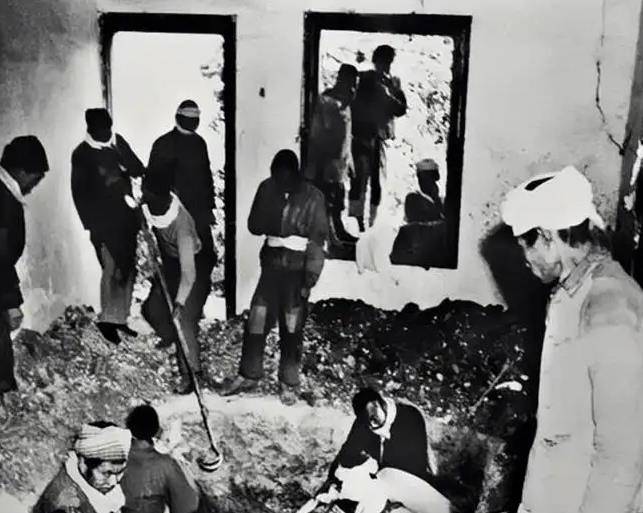 1949年,杨虎城遗体被发现,怀中紧抱妻子的骨灰,特务揭露幕后真相