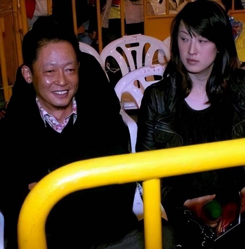 他是帅帅的,冷冷的,坏坏的,王志文~!