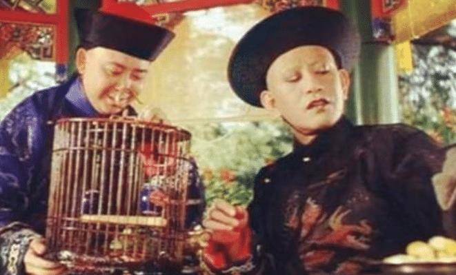 清末太监总管小德张:和公主谈恋爱,娶四房姨太太,晚年摆摊为生