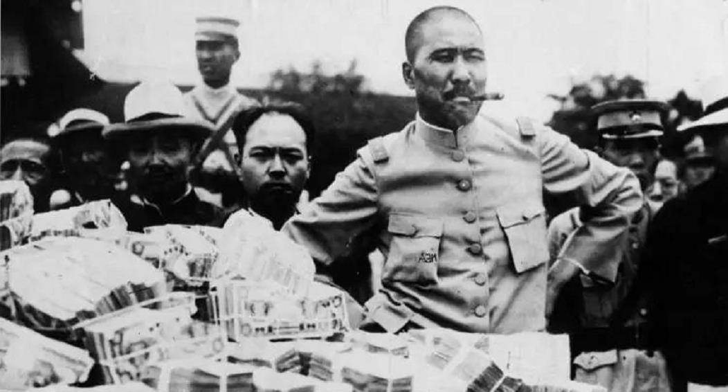 每当张宗昌有意将话题拉回政事,韩复榘,石友三等人,又找来美女,牌友作