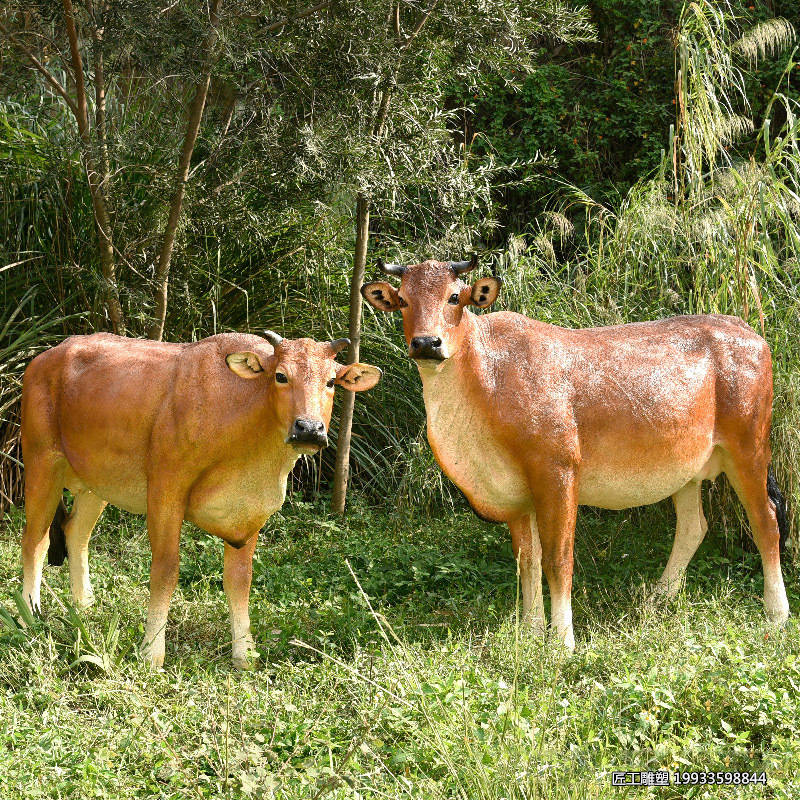玻璃钢黄牛动物雕塑 草坪小品摆件装饰景观