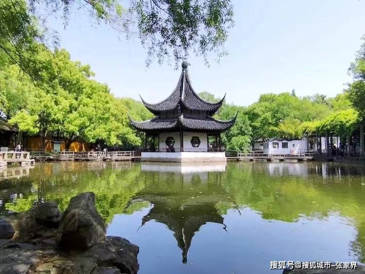参观灵隐飞来峰,感受佛教文化的魅力.