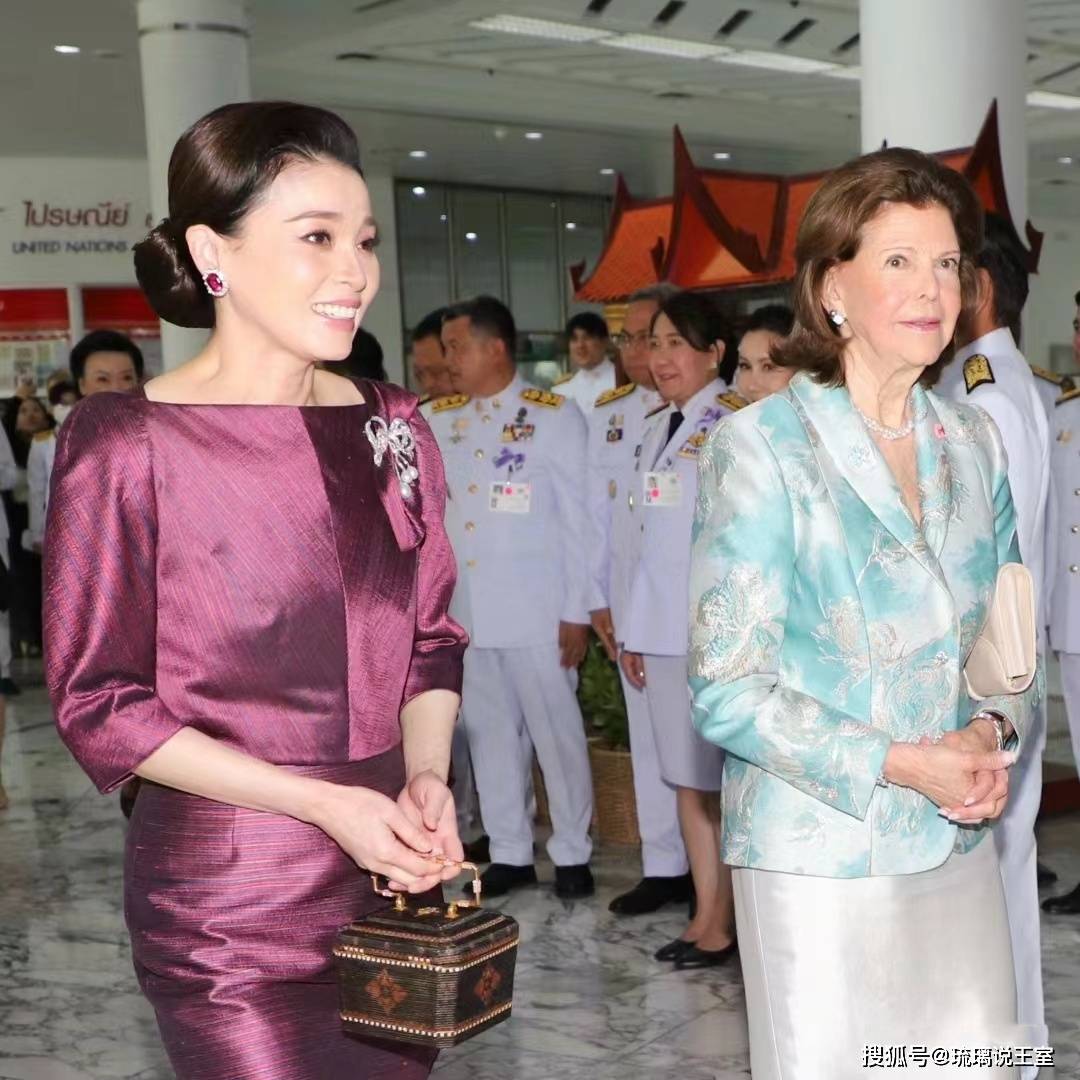 泰国王后苏提达接待瑞典王后,参加当地保护儿童峰会,一身紫色服饰绚丽