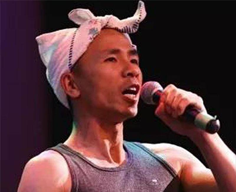 北大硕士张老三:放弃华为百万年薪,跑国外当水管工,现在怎样了