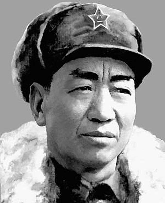 1952年进藏英雄连含冤押回新疆,司令亲自解绑,怒呵押送士兵