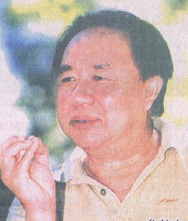 1999年"大陆首富"牟其中入狱,妻子携子赴德,小姨子却从未离开