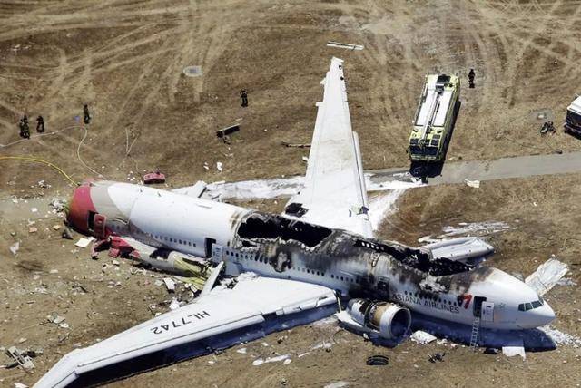 中国飞机在台湾上空解体,225人全遇难,是意外还是另有原因?