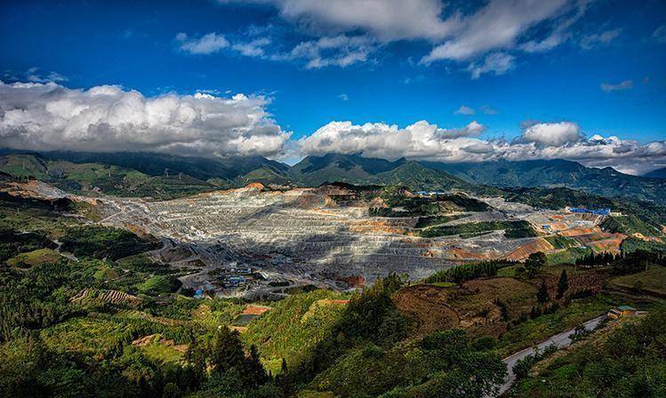 从教师到官员,从副处到副省花了17年,从副省到副处花了8年