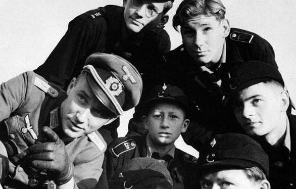 纳粹德国校服图片