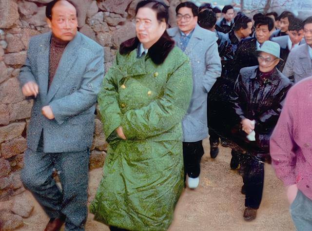 他毕业于哈军工,曾是湖北省长兼省委书记,一生俭朴,今年84岁