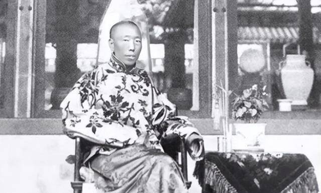 李莲英的真实容貌:面露阴狠一脸脓包,为何一直能深受慈禧宠爱?