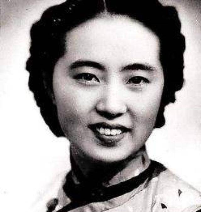 民国"神颜"女子,屡遭丈夫背叛,去世时却连棺材钱都没有