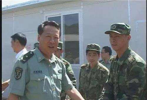 上将李作成:1979年一战成名,首任陆军司令员,手臂曾被子弹击穿