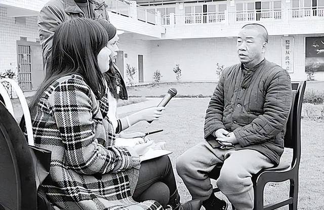 2009年,重庆涉黑二号人物被抓:为活命丑态百出,提供虚假视频_李明航