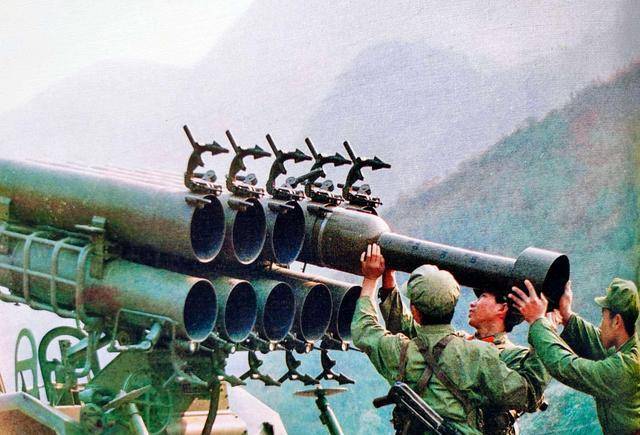 1984年对越自卫反击战,陈洪远误入敌营,心想:可不能空手而归!