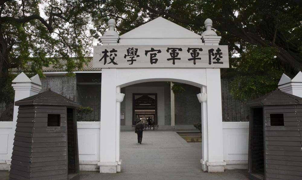 这场和日本人的战争一定会很激烈,我们肯定会有很大的牺牲.