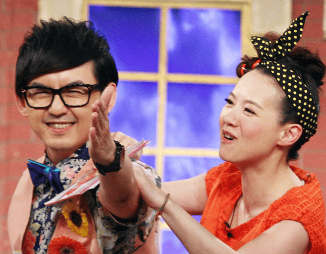 曾宝仪旧爱谈黄子佼,这个名字让我害怕,他注定是个烂人,将面临该有的