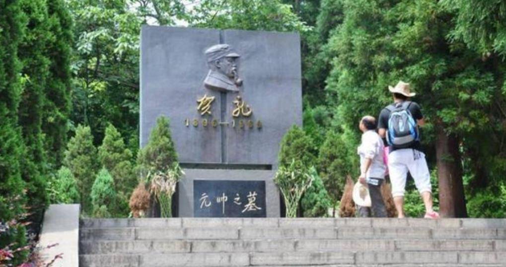 与贺龙一般声名赫赫的英雄人物,还有陈琮英与任弼时两位伟人,至于无名