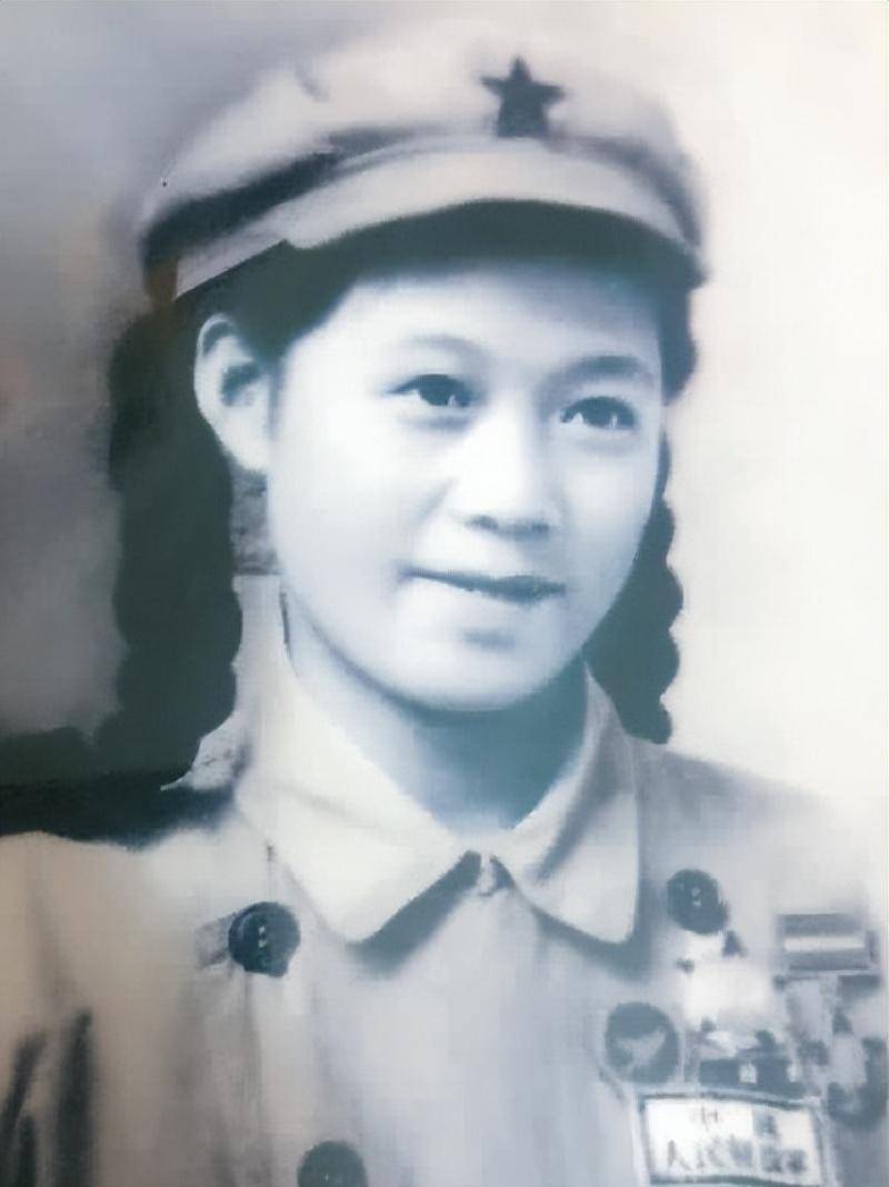 17岁女护士获二等功,遭国外质疑,首长:是她冒死抢回黄继光遗体_王清