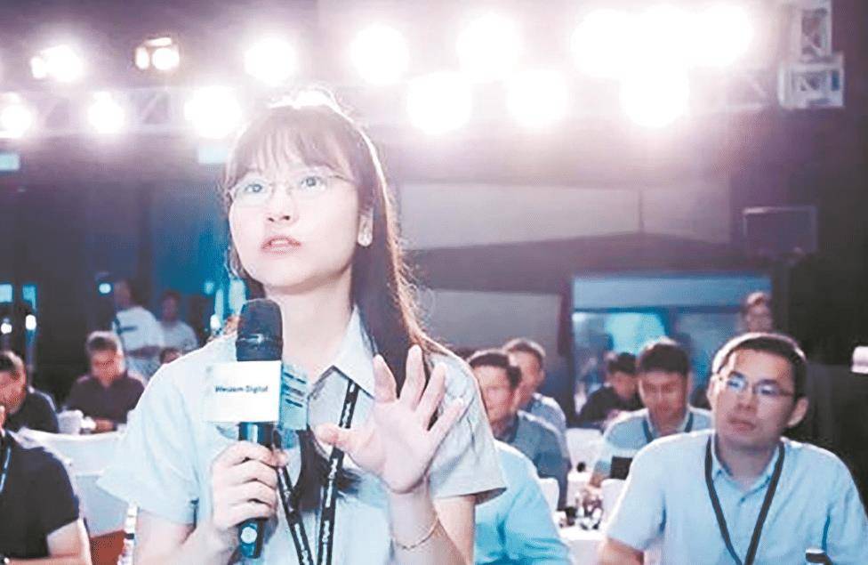 姚婷:靠自身努力被名企争抢,历经7轮面试后入华为,年薪156万