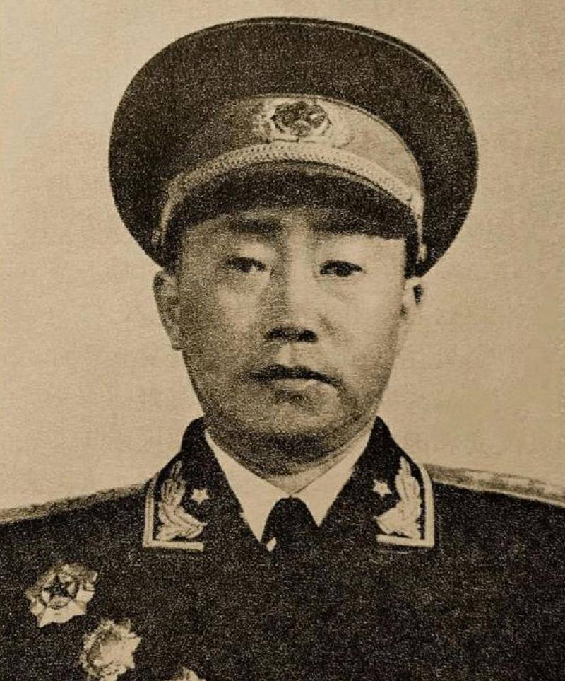 1991年,独臂将军彭绍辉的遗物皮箱被打开,遗孀张纬:我从未见过