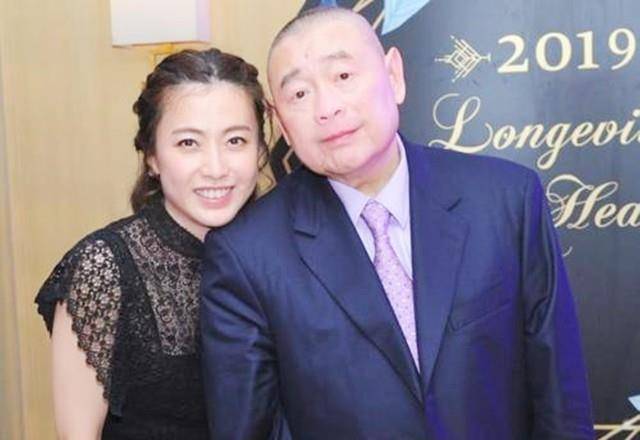 为了躲避税收,他关闭了中国300家公司_刘銮雄_香港_爱美