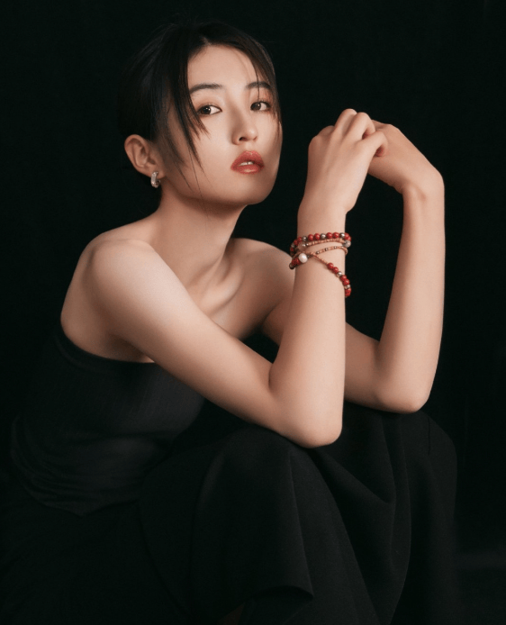 著名女演员「张子枫」经纪公司