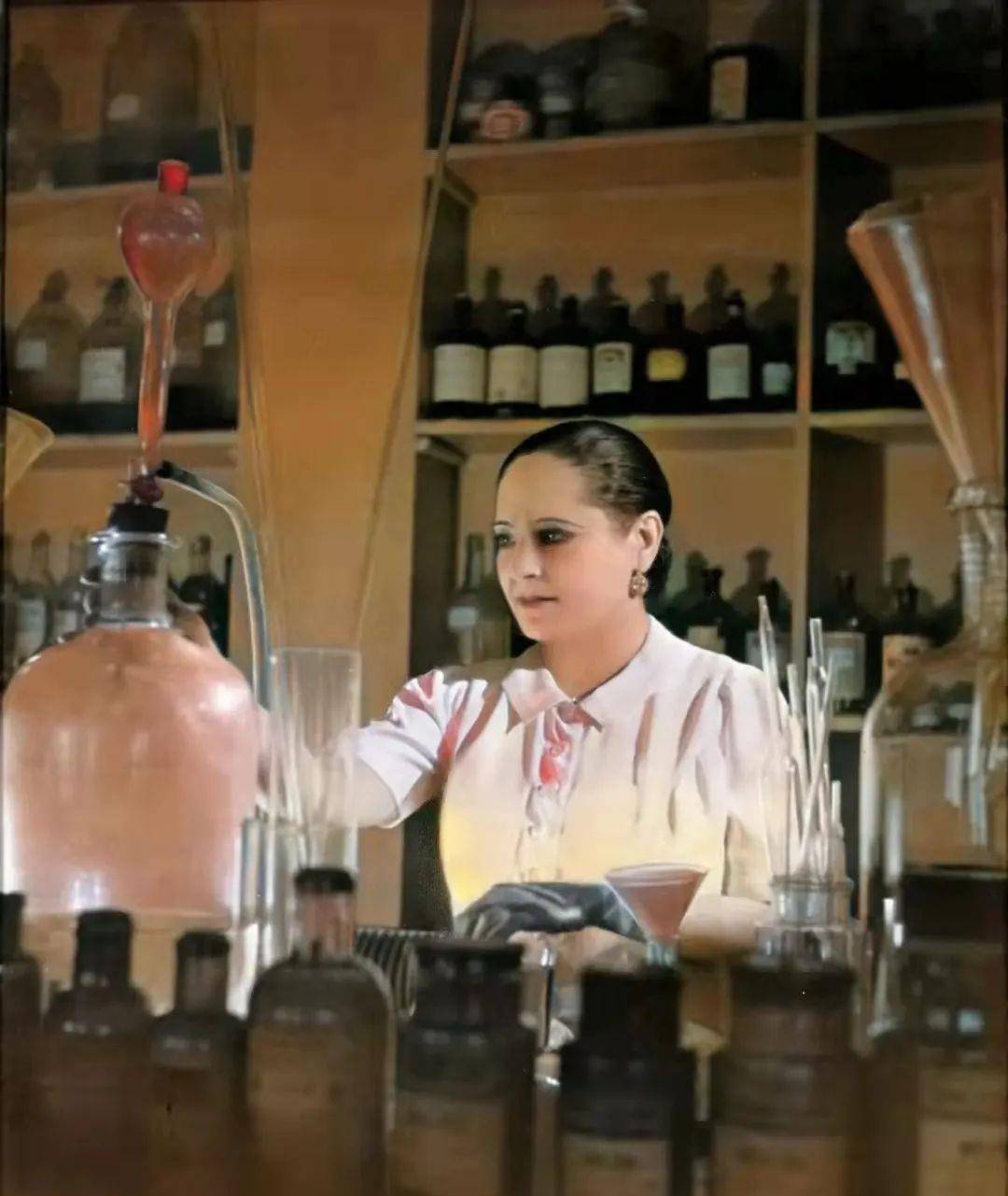 为了证明"世界上没有丑女人",她在20世纪发动了一场美容革命