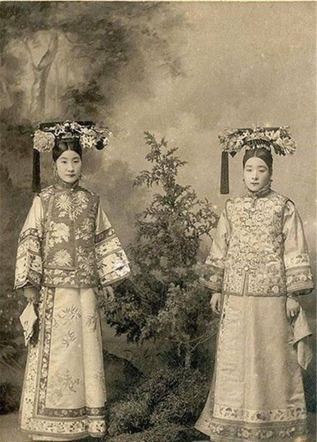 裕容龄舞蹈家（j家综合谍报
交换
板暗码
）《裕容龄年轻照片》