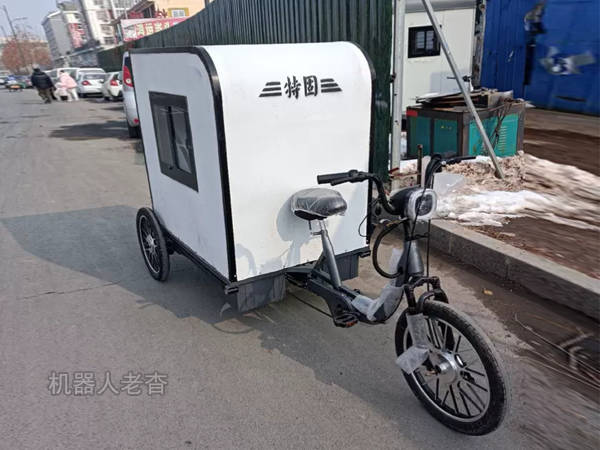 带助力拓展三轮床车来了,脚蹬式电动三轮露营车登场,低成本骑行蜗居