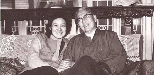 外交家乔冠华的传奇一生:逝后葬在4个地方,每个墓地意义都不同