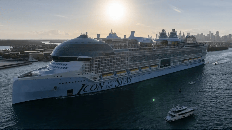 世界上最大的游轮"海洋标志"号上发生一起悲剧,一名男子从甲板跌落