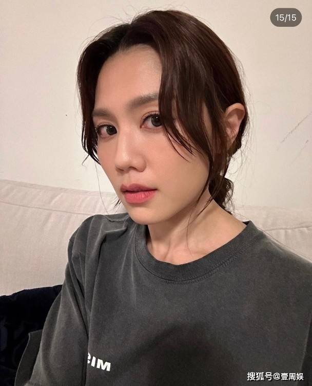 如此看来,周秀娜并不是花瓶,而是一个敢于挑战的女演员,不像别的女