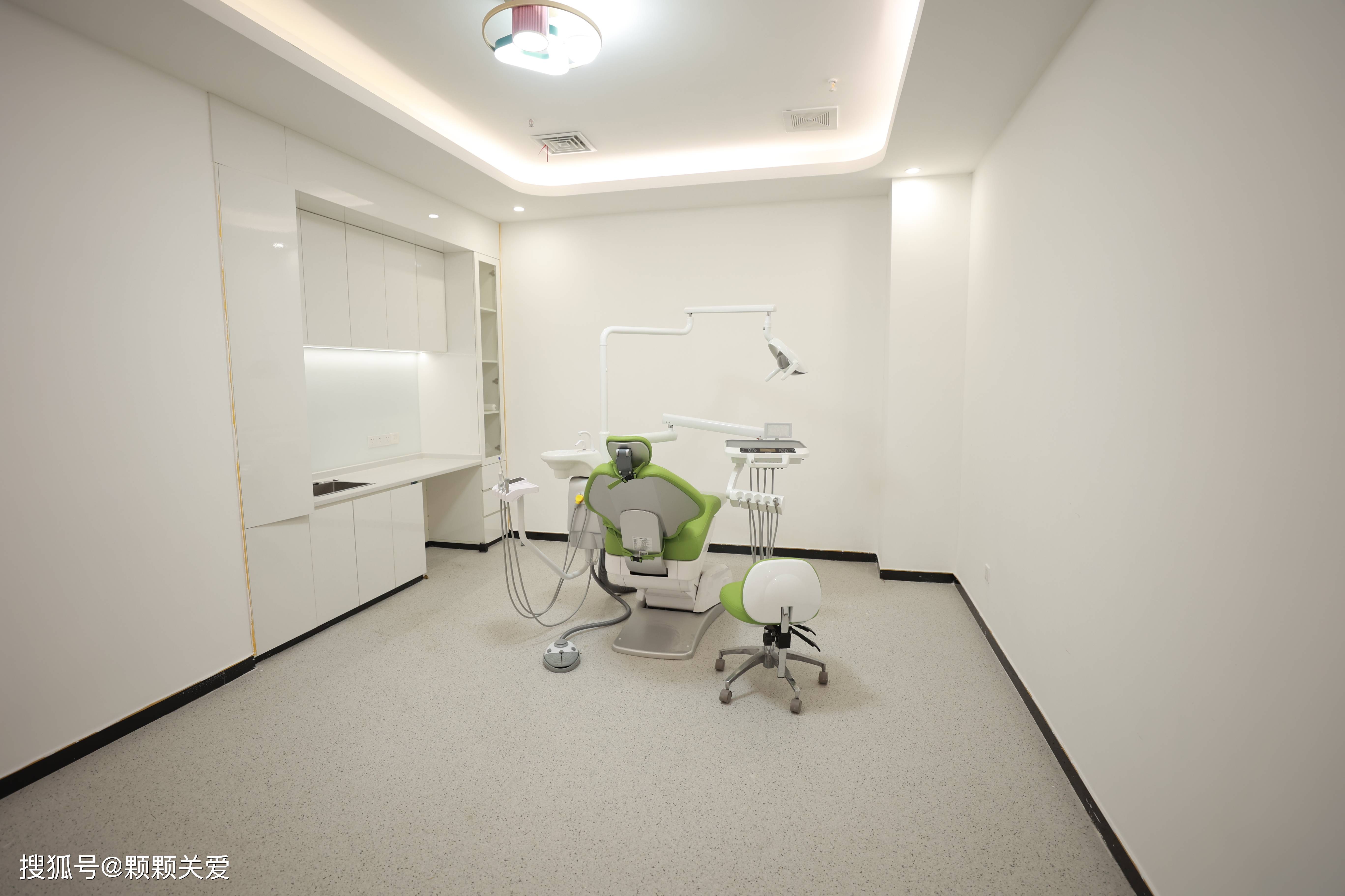 武汉中诺全口半口种植牙医院:传统假牙和种植牙的区别