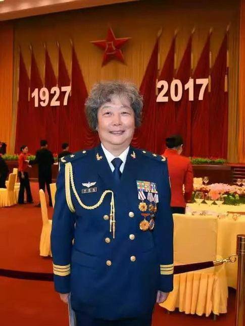 生死六分钟,82年两机相撞歼6坠毁,安26运输机女飞行员惊险迫降