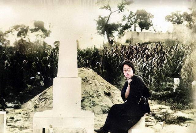 红颜薄命石评梅:拒绝有妇之夫的表白,却在他身死后三年与之合葬