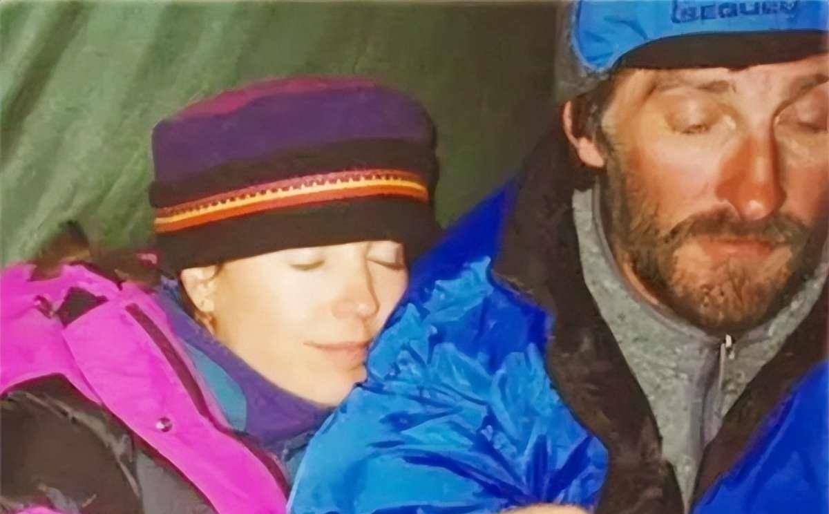 纪实:珠峰上的"睡美人":数千人路过,却无一人为其掩埋