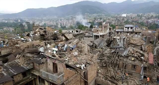 吴加芳:汶川地震后骑摩托背着妻子尸体回家,让无数国人动容流泪