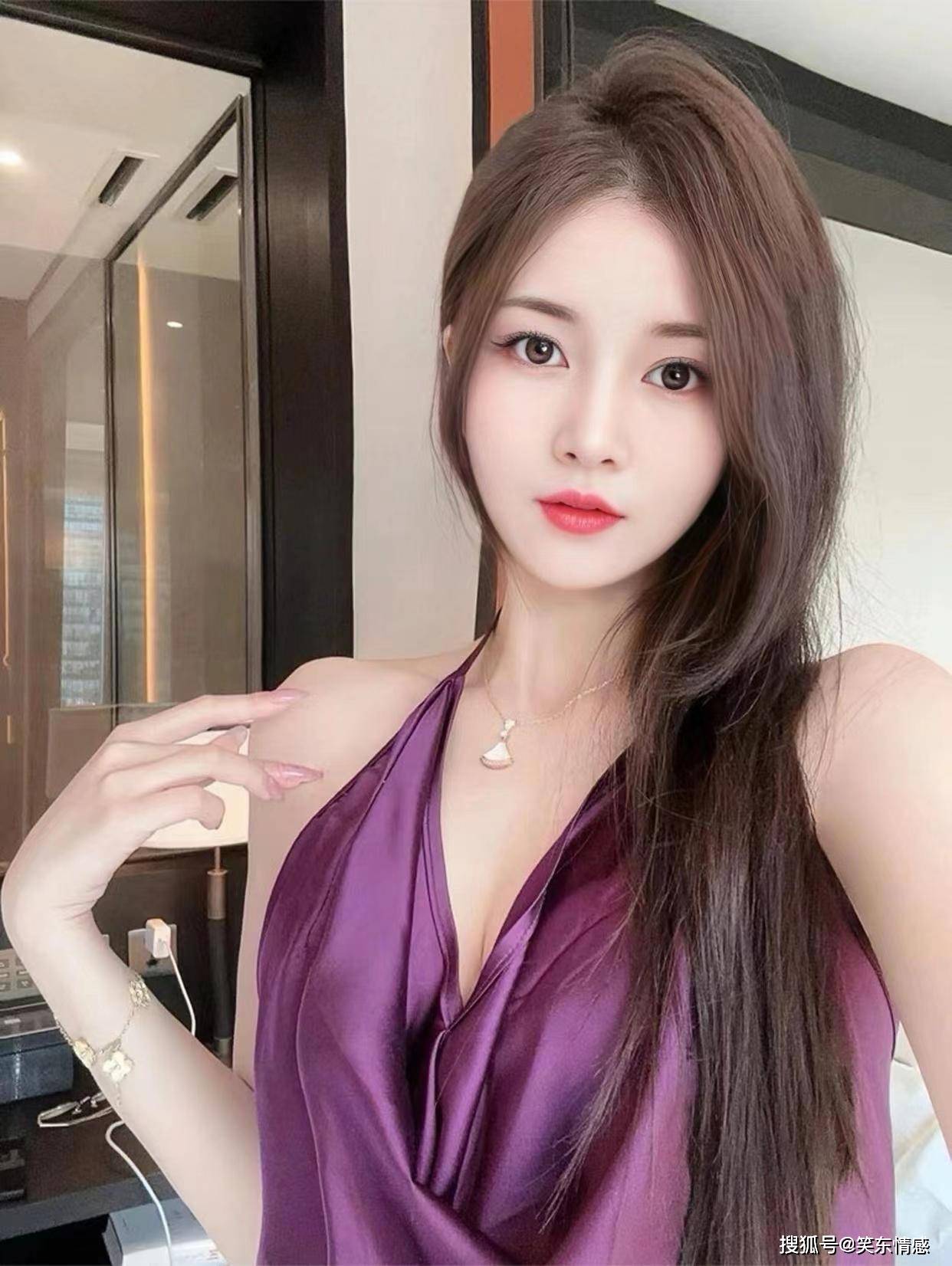 25岁美女爱上36岁美国人,死心塌地嫁给他,坦言他们是天生的一对_小瑶