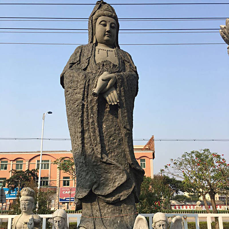 为何石雕观音像在佛像雕塑中能独领风骚?