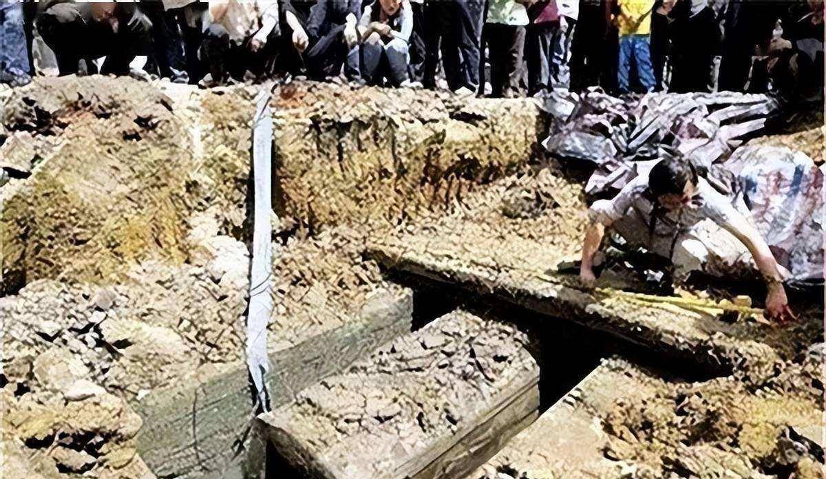1999年出土不腐女尸,死状诡异腿间留有胎盘,专家推测出悲惨死因
