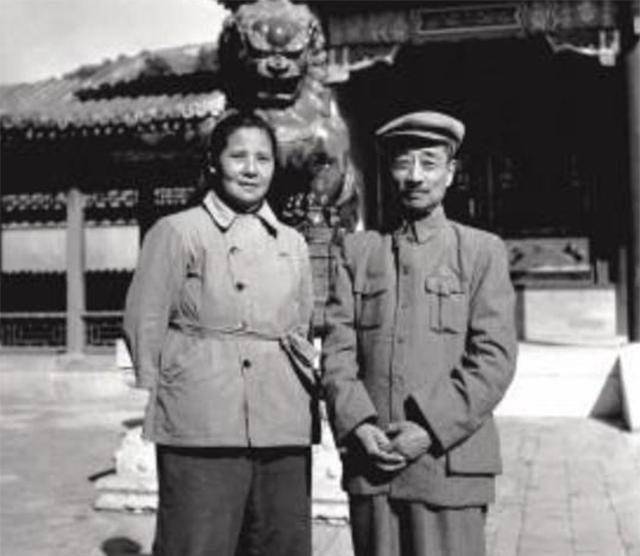 周沛一生没有生育后代,过继了妻子妹妹的女儿,取名周玲,周玲的丈夫是