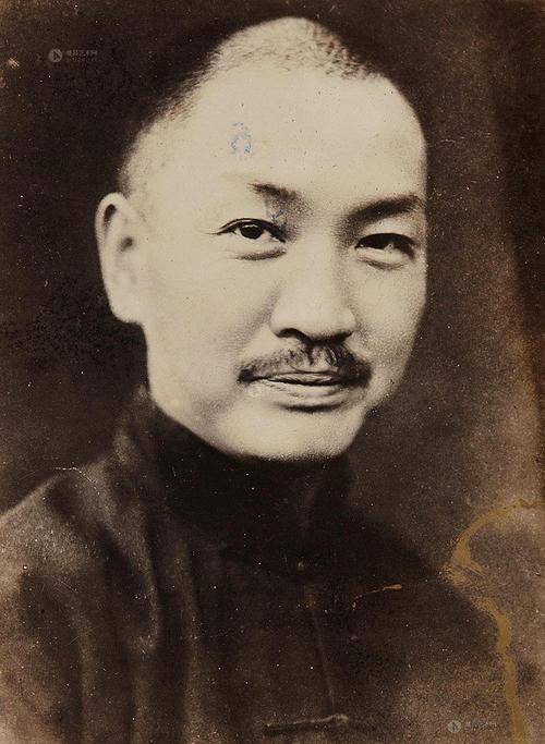 有蒋介石的"国师"之称,是蒋介石的忠实"智囊".