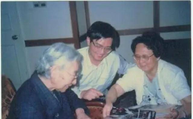 "华夏女寿星"106岁雷洁琼养生秘诀:3个"不",得天助