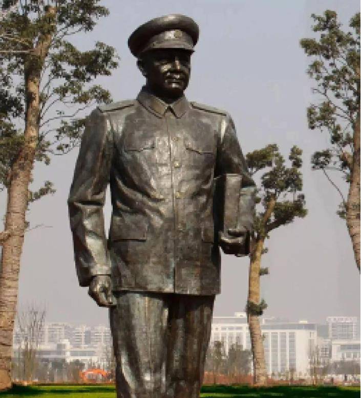 "猛子政委"黄火星:年幼卖身葬母,总理为他单独授衔