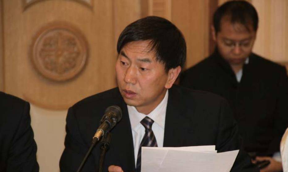 "疯子市长"耿彦波:上任时被市民骂,离任时上千市民请愿不让走_大同市